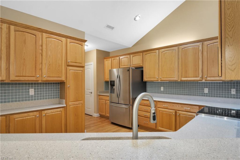 Photo 27 of 40 residential for sale in York County virginia