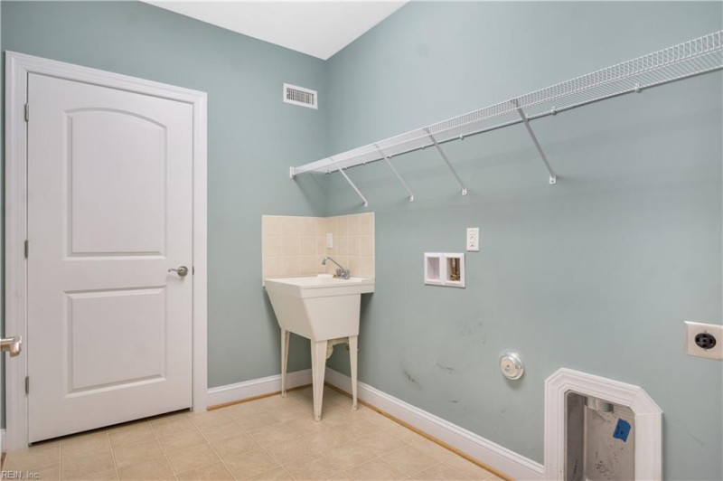 Photo 29 of 40 residential for sale in York County virginia