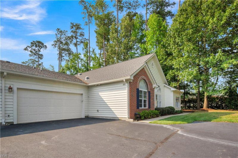 Photo 3 of 40 residential for sale in York County virginia