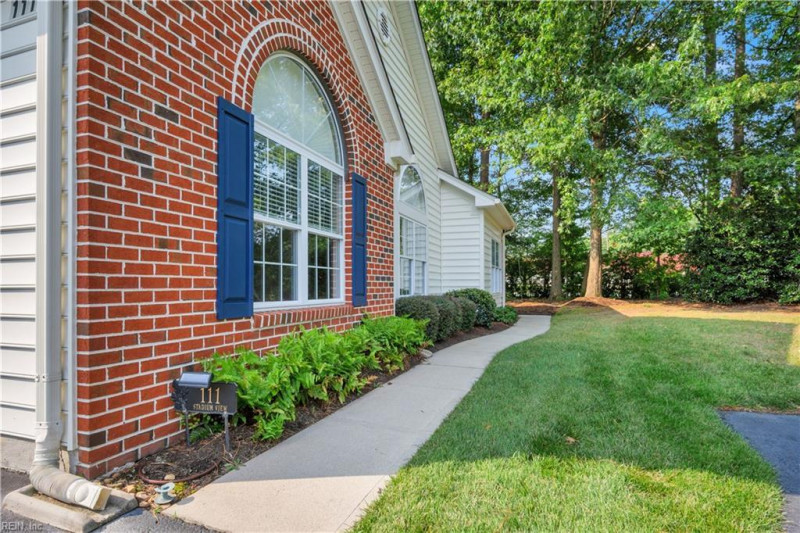 Photo 5 of 40 residential for sale in York County virginia