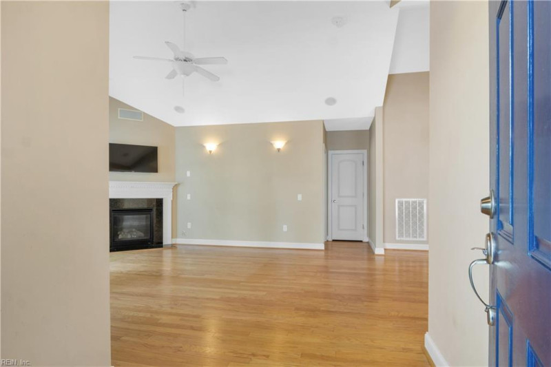 Photo 9 of 40 residential for sale in York County virginia