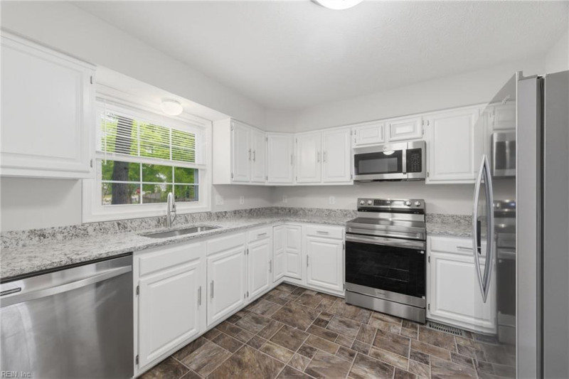 Photo 4 of 48 residential for sale in Newport News virginia