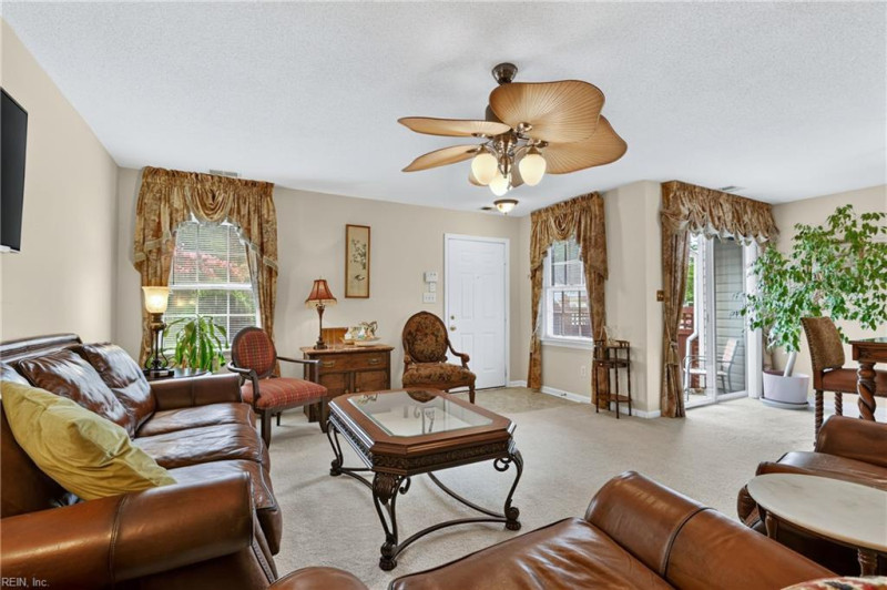 Photo 10 of 48 residential for sale in Portsmouth virginia