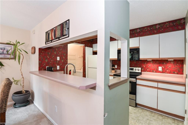 Photo 14 of 48 residential for sale in Portsmouth virginia