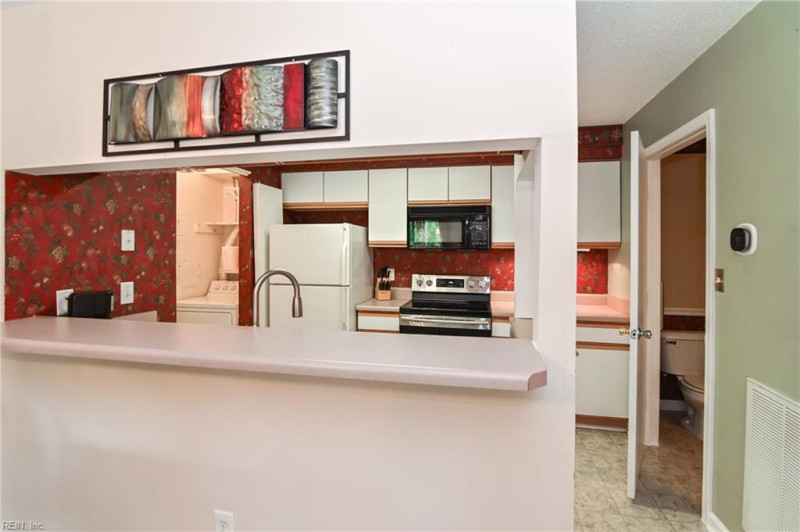 Photo 15 of 48 residential for sale in Portsmouth virginia