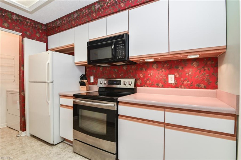 Photo 17 of 48 residential for sale in Portsmouth virginia