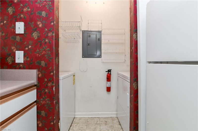 Photo 20 of 48 residential for sale in Portsmouth virginia
