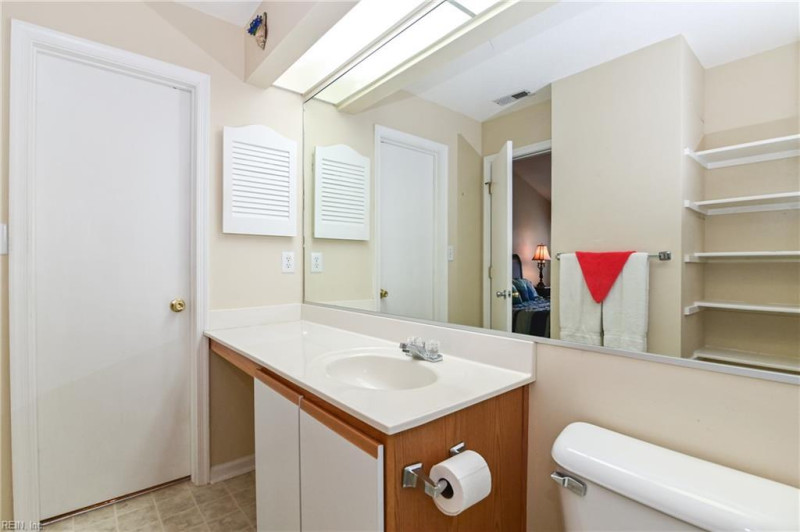 Photo 33 of 48 residential for sale in Portsmouth virginia