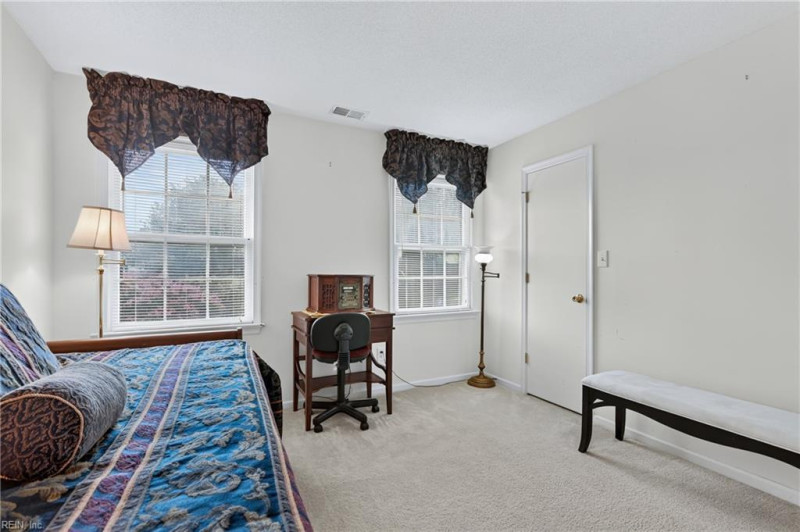 Photo 35 of 48 residential for sale in Portsmouth virginia