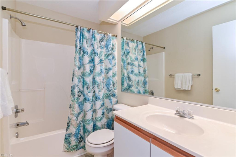 Photo 37 of 48 residential for sale in Portsmouth virginia