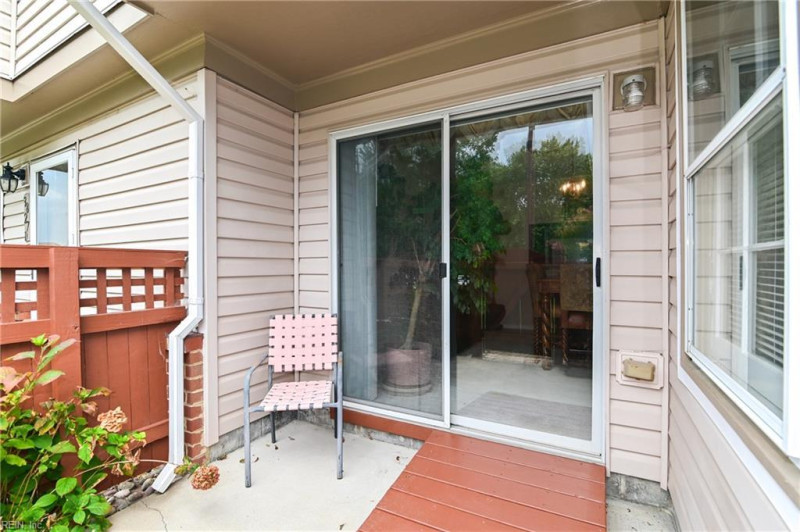 Photo 4 of 48 residential for sale in Portsmouth virginia