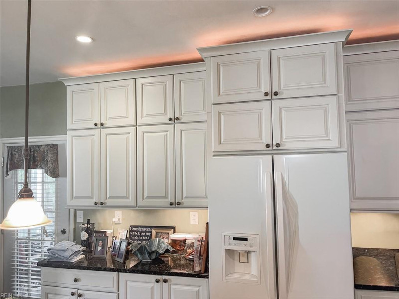 Photo 6 of 24 residential for sale in Chesapeake virginia
