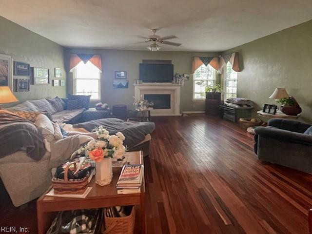 Photo 8 of 24 residential for sale in Chesapeake virginia
