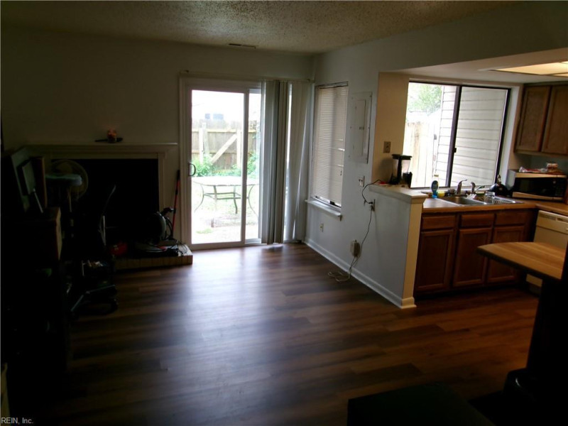 Photo 6 of 23 residential for sale in Virginia Beach virginia