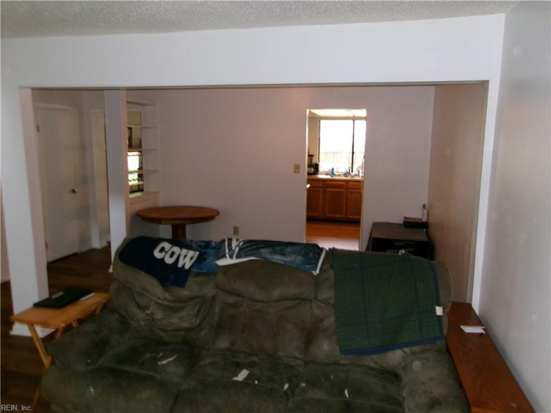 Photo 7 of 23 residential for sale in Virginia Beach virginia