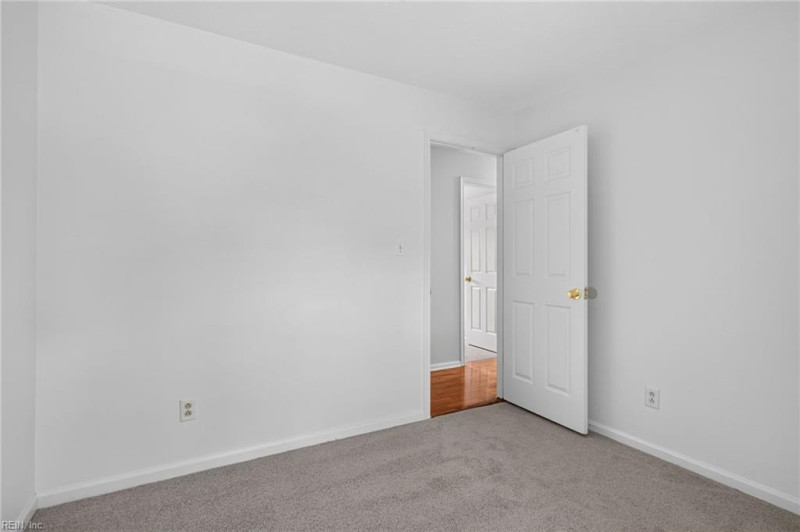Photo 21 of 30 residential for sale in Chesapeake virginia