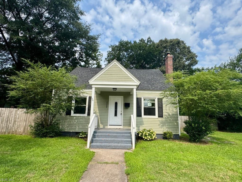 Photo 1 of 17 residential for sale in Portsmouth virginia