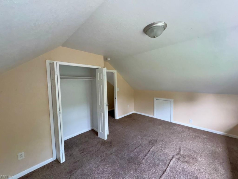 Photo 13 of 17 residential for sale in Portsmouth virginia