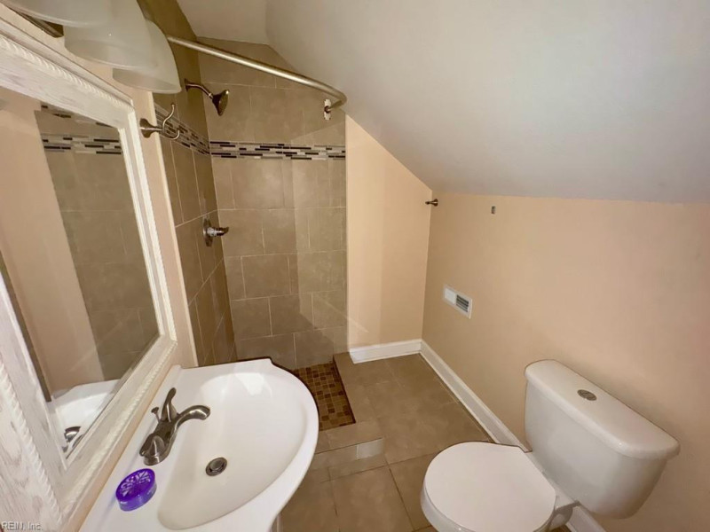 Photo 17 of 17 residential for sale in Portsmouth virginia