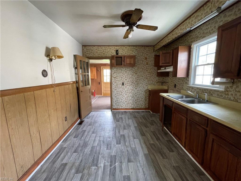 Photo 4 of 13 residential for sale in Newport News virginia