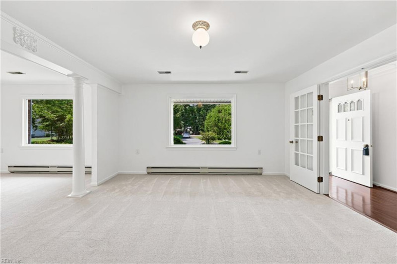 Photo 11 of 41 residential for sale in Hampton virginia