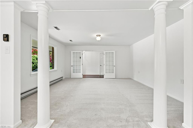 Photo 13 of 41 residential for sale in Hampton virginia