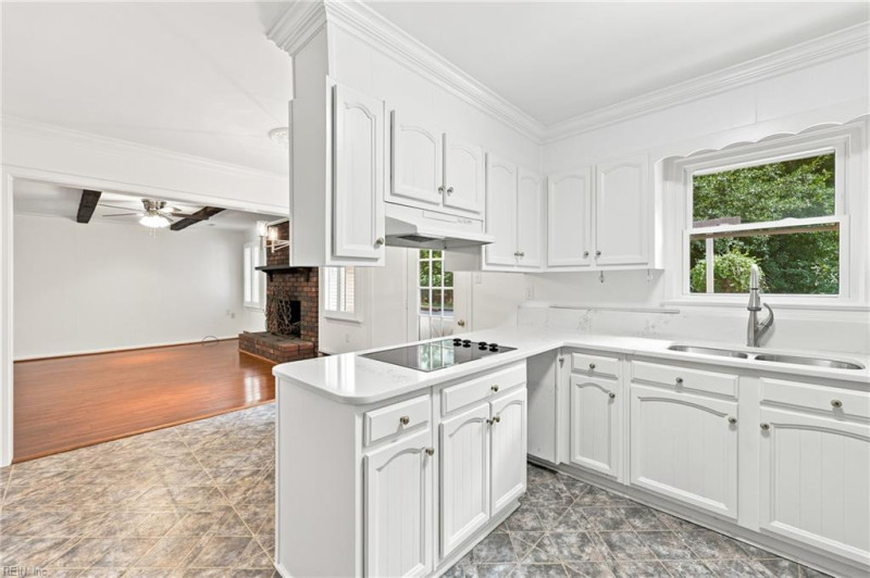 Photo 18 of 41 residential for sale in Hampton virginia