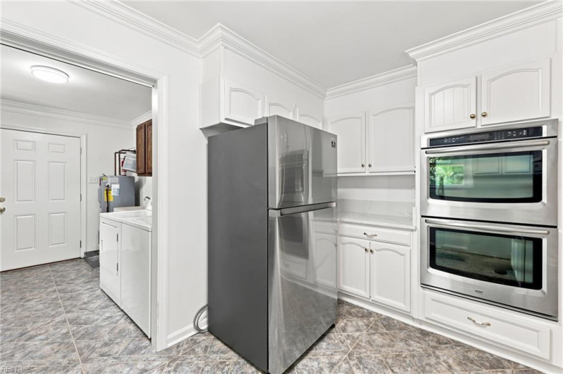 Photo 19 of 41 residential for sale in Hampton virginia