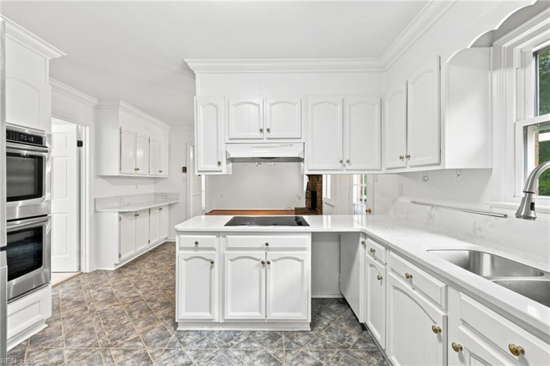 Photo 20 of 41 residential for sale in Hampton virginia