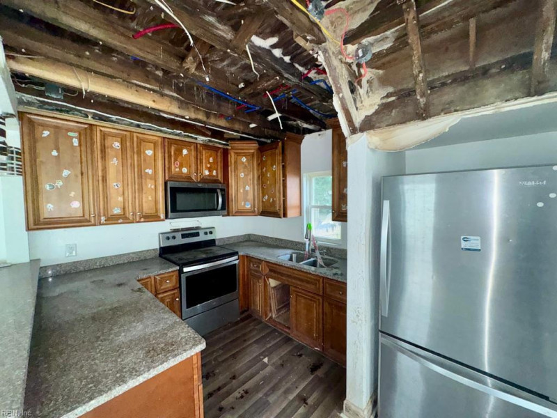 Photo 6 of 13 residential for sale in Portsmouth virginia