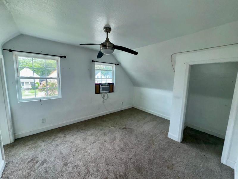 Photo 8 of 13 residential for sale in Portsmouth virginia