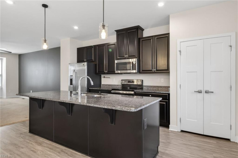 Photo 11 of 33 residential for sale in Norfolk virginia