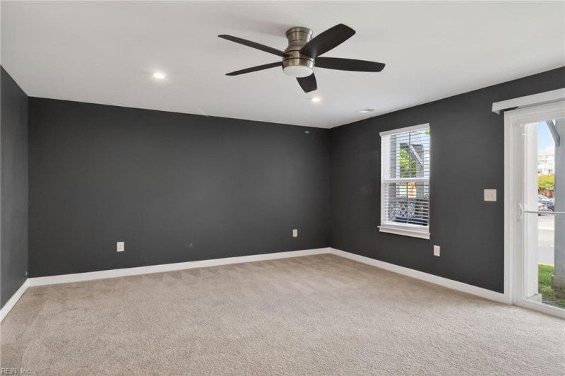 Photo 4 of 33 residential for sale in Norfolk virginia