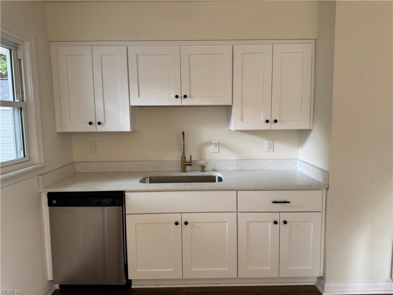 Photo 9 of 21 residential for sale in Norfolk virginia