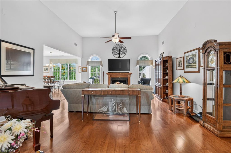 Photo 7 of 42 residential for sale in Suffolk virginia