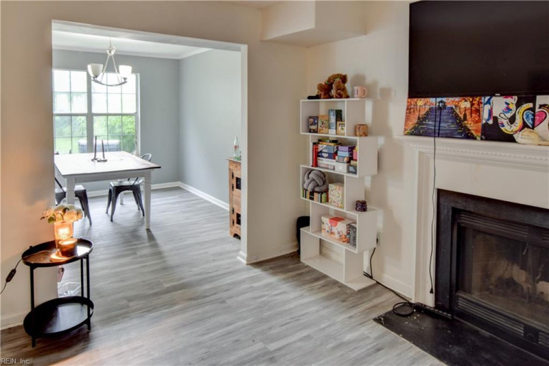 Photo 6 of 12 residential for sale in Chesapeake virginia