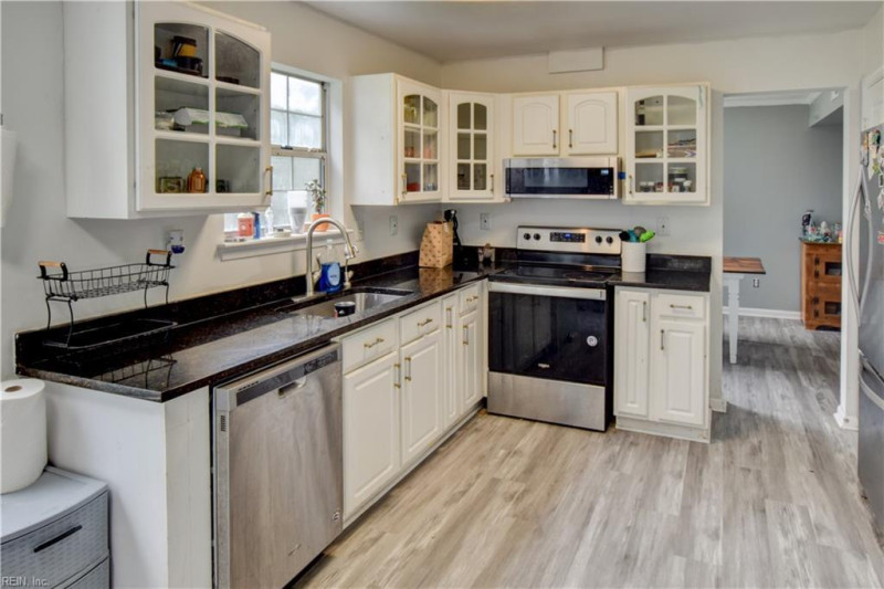 Photo 7 of 12 residential for sale in Chesapeake virginia