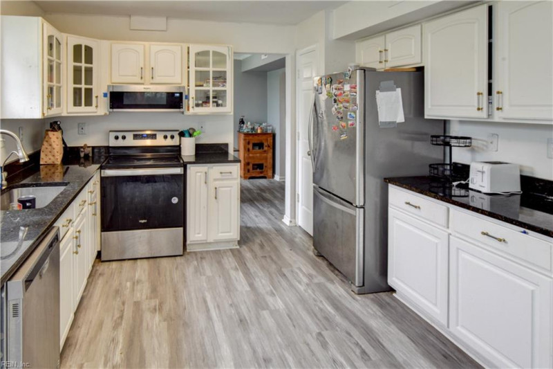 Photo 8 of 12 residential for sale in Chesapeake virginia