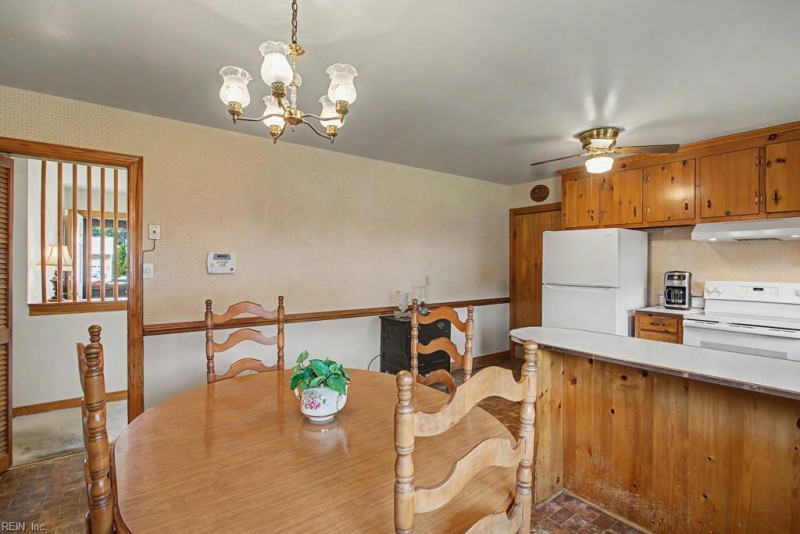 Photo 11 of 25 residential for sale in Hampton virginia