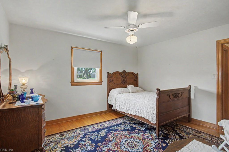 Photo 18 of 25 residential for sale in Hampton virginia