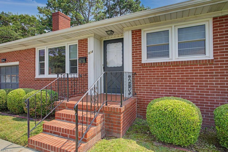 Photo 4 of 25 residential for sale in Hampton virginia