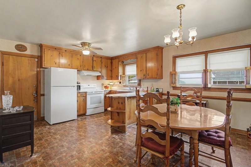 Photo 9 of 25 residential for sale in Hampton virginia