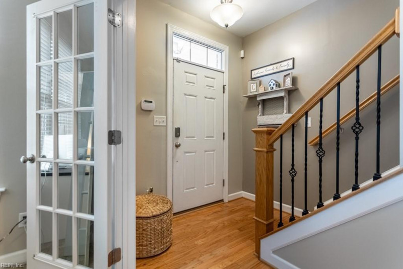 Photo 4 of 41 residential for sale in York County virginia