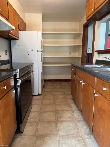 Photo 6 of 33 residential for sale in Hampton virginia
