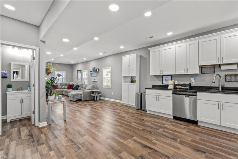 Photo 12 of 27 residential for sale in Hampton virginia