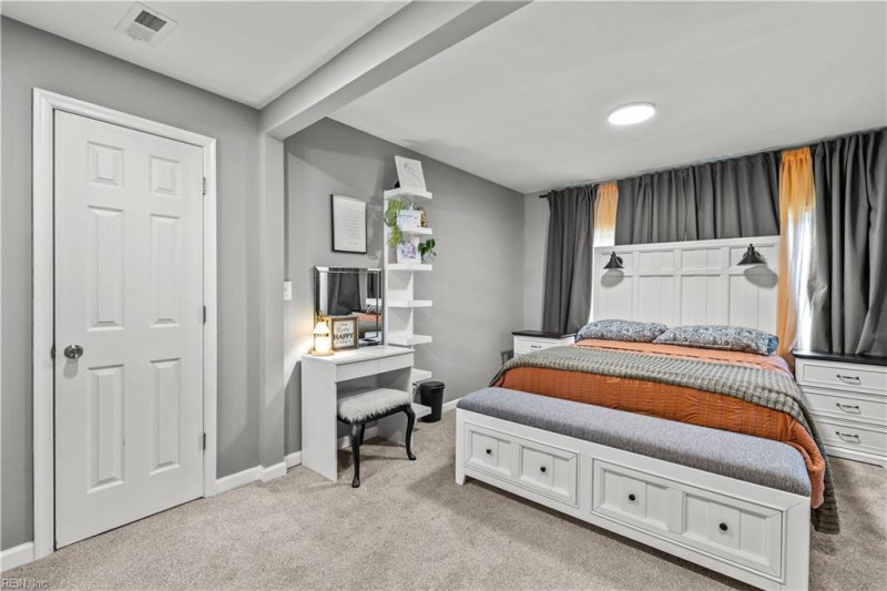 Photo 15 of 27 residential for sale in Hampton virginia