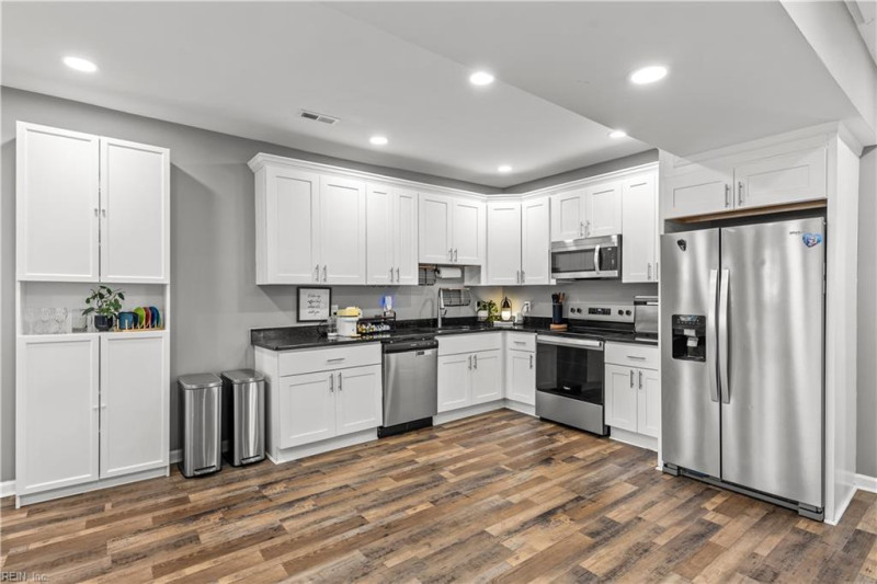 Photo 9 of 27 residential for sale in Hampton virginia