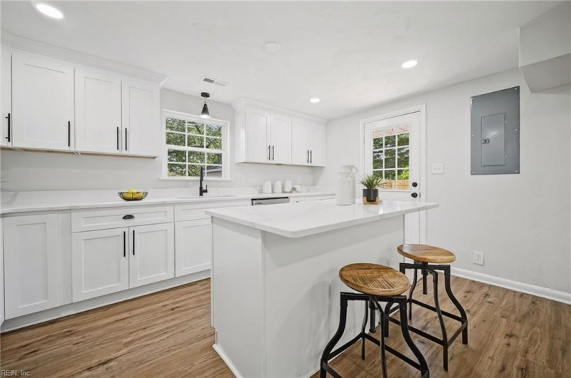 Photo 10 of 36 residential for sale in Hampton virginia