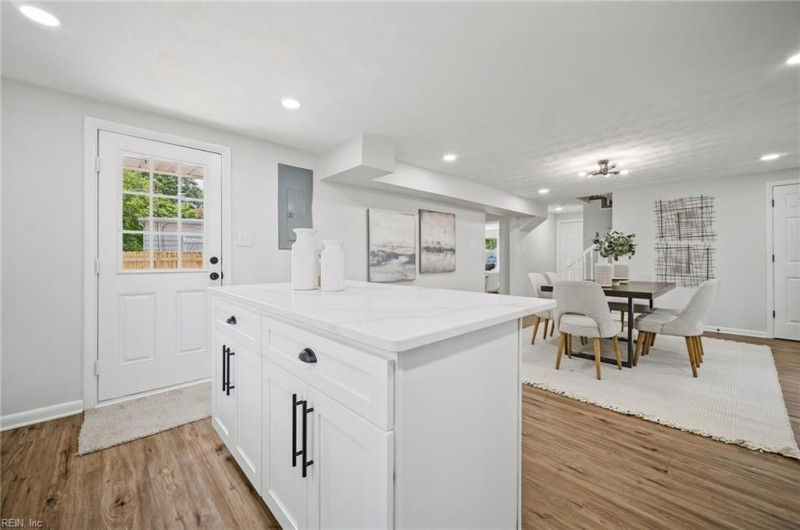 Photo 12 of 36 residential for sale in Hampton virginia