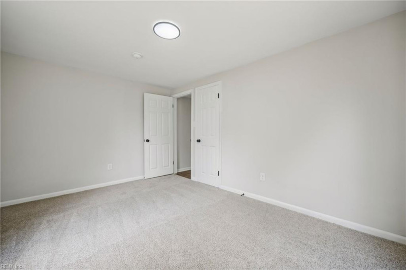 Photo 17 of 36 residential for sale in Hampton virginia